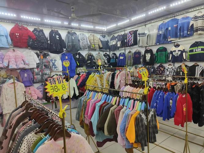 莒南 镇中路日用百货市场营业中童装店整转